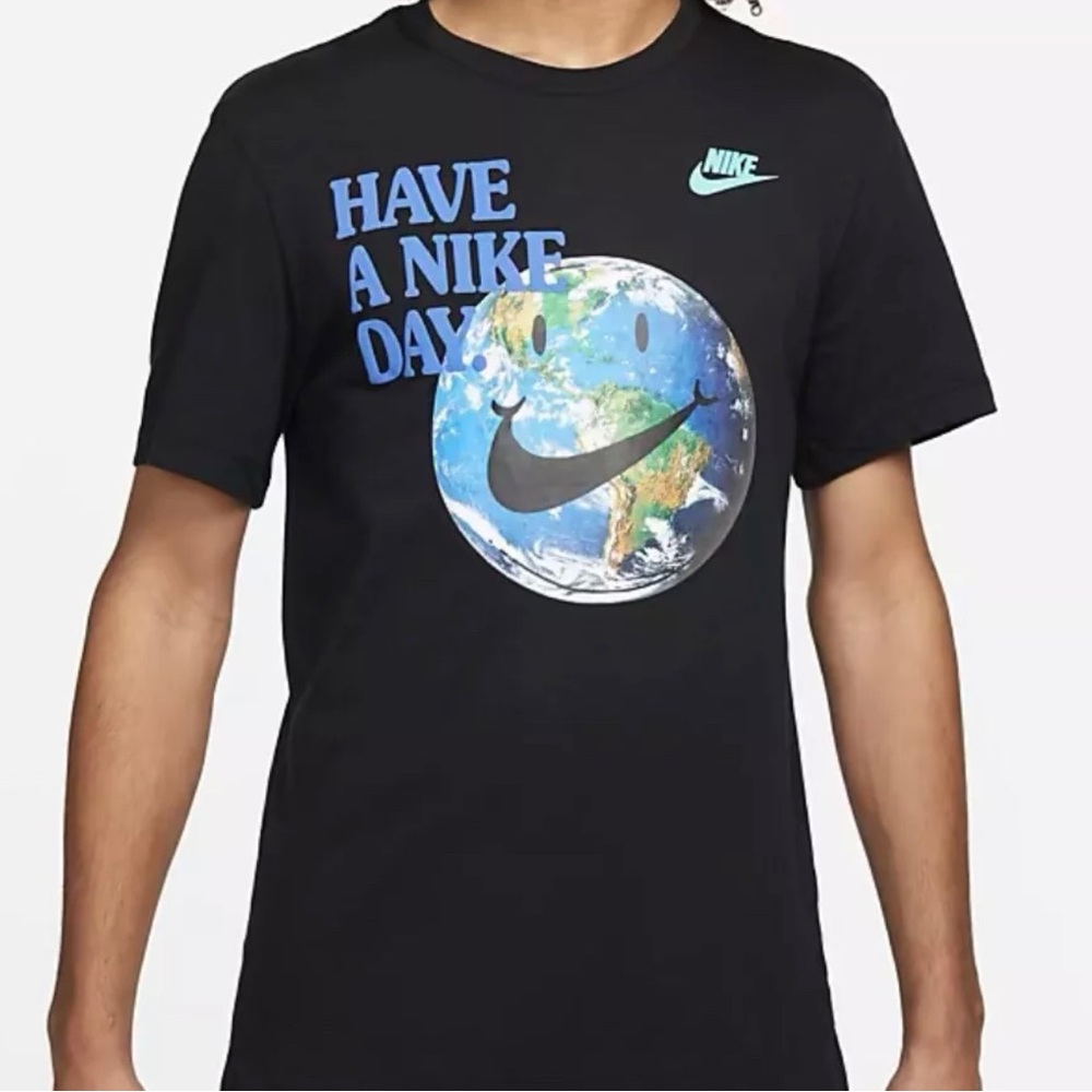 NIKE Have A Nice Day Graphic Tee